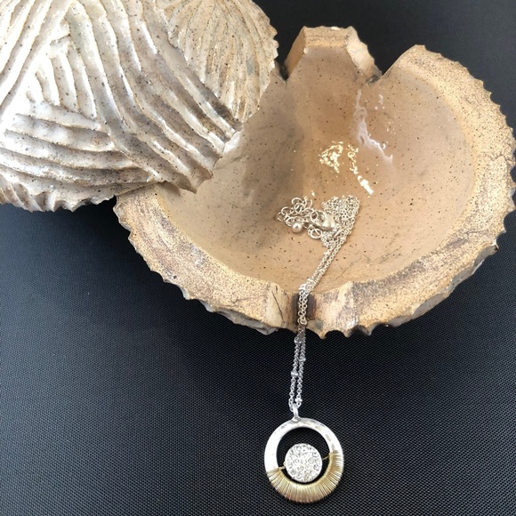 Short Metal Necklace with Wire Wrapped Pendant - Picture 4 of 4